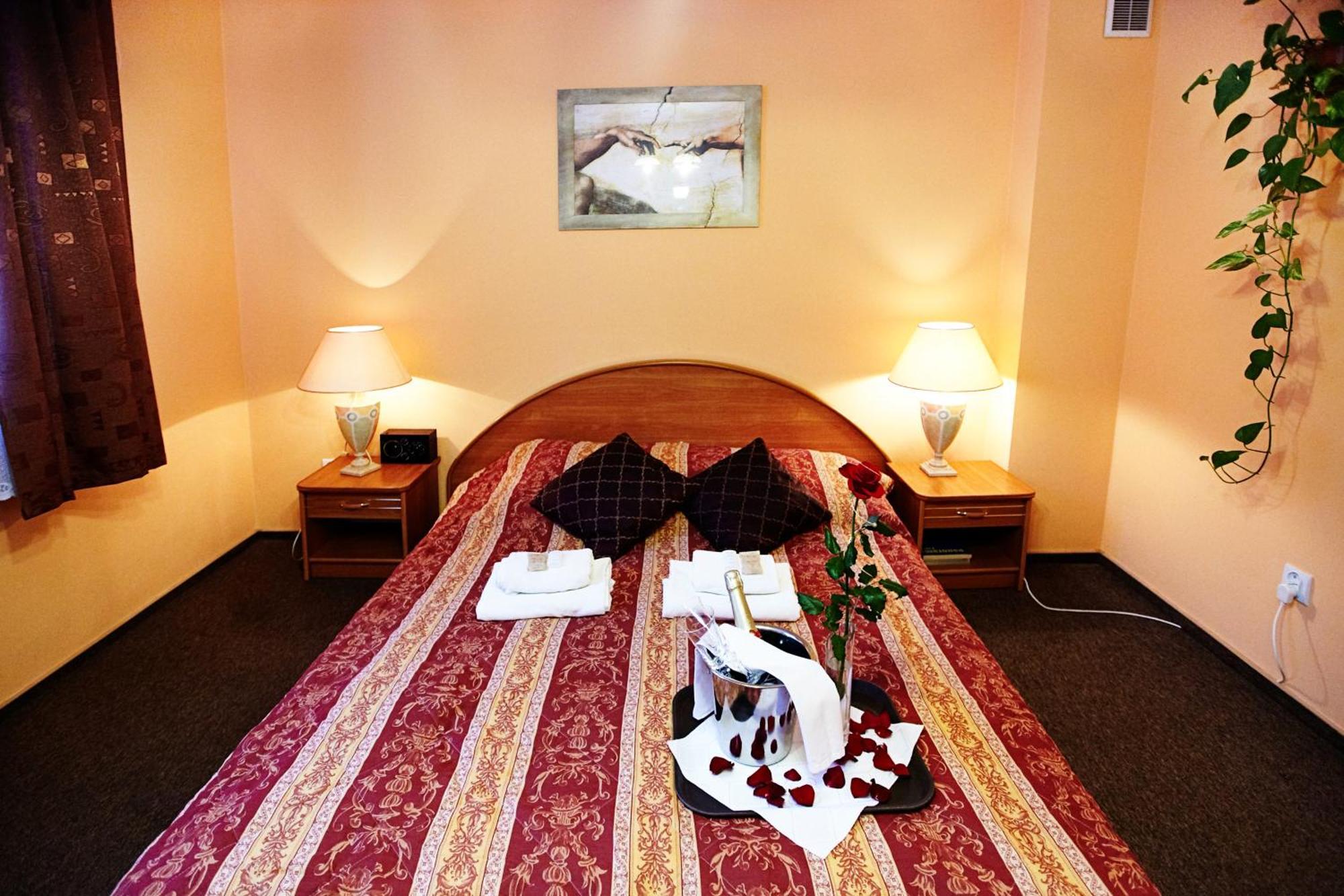 Hotel Dukat Biała Podlaska Esterno foto
