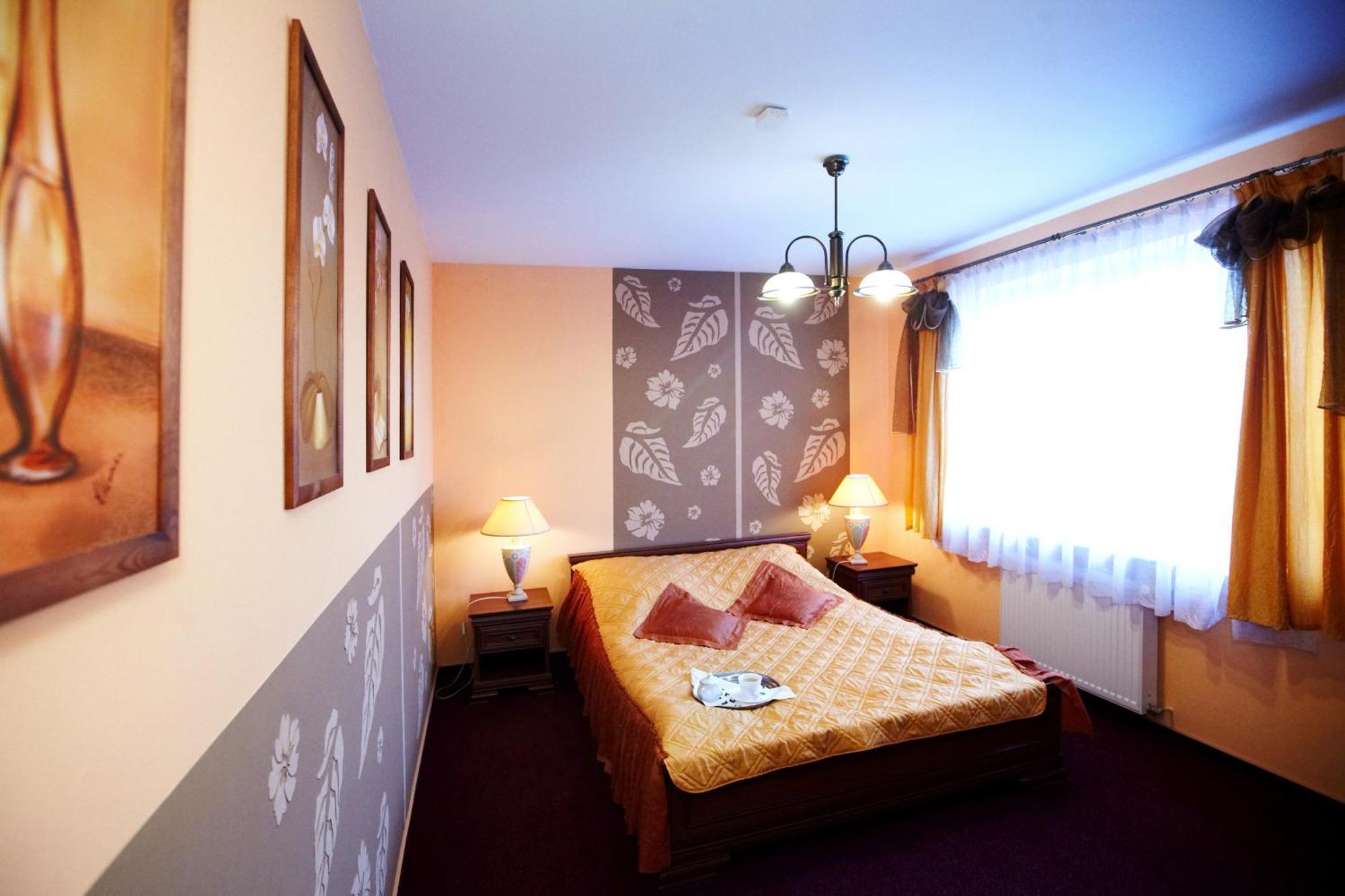 Hotel Dukat Biała Podlaska Esterno foto