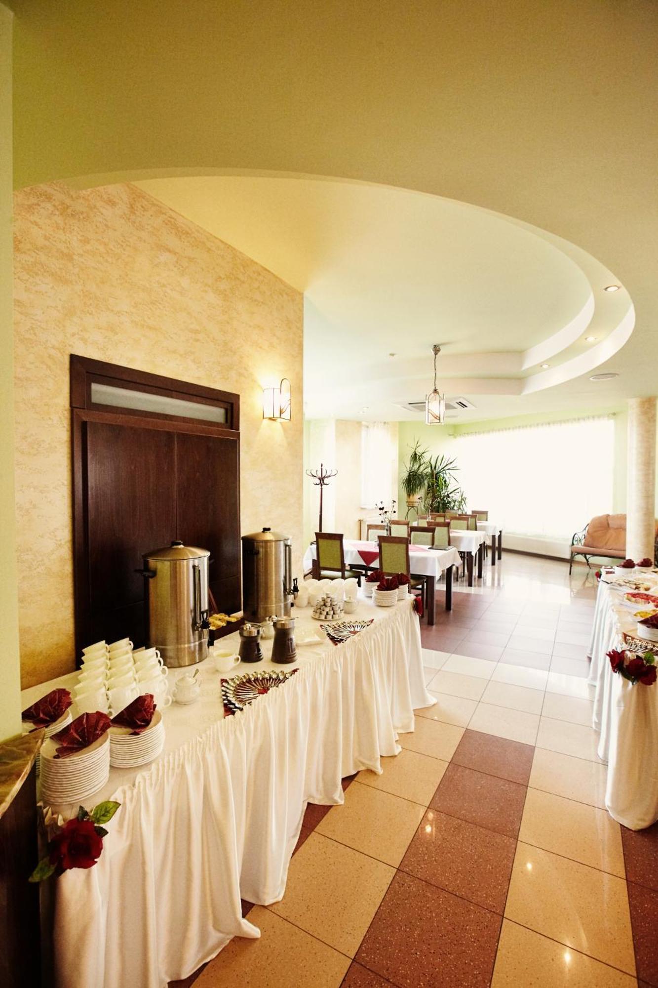Hotel Dukat Biała Podlaska Esterno foto