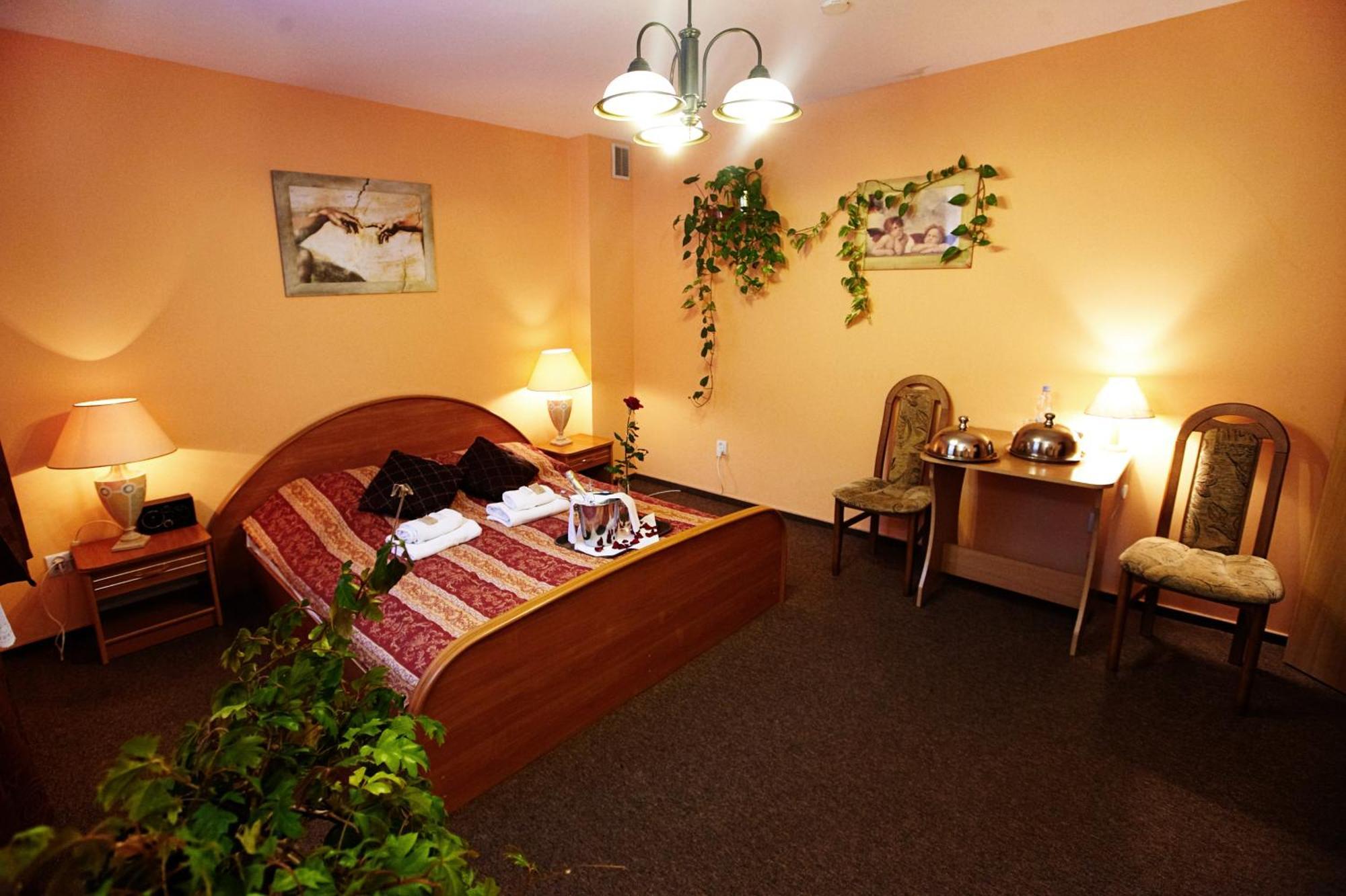 Hotel Dukat Biała Podlaska Esterno foto