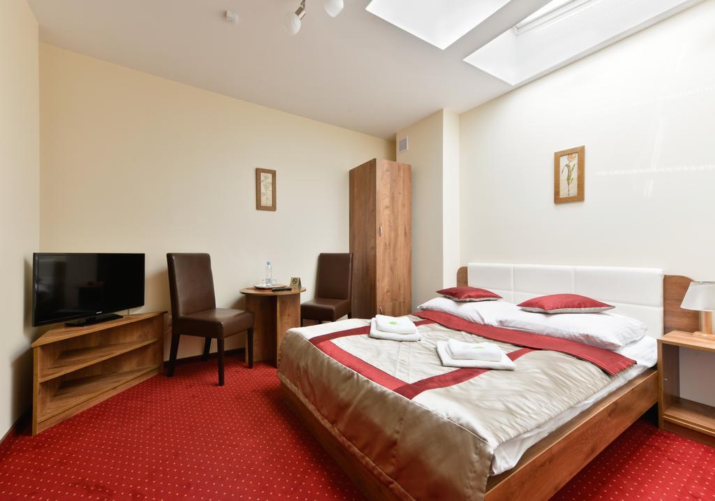 Hotel Dukat Biała Podlaska Esterno foto