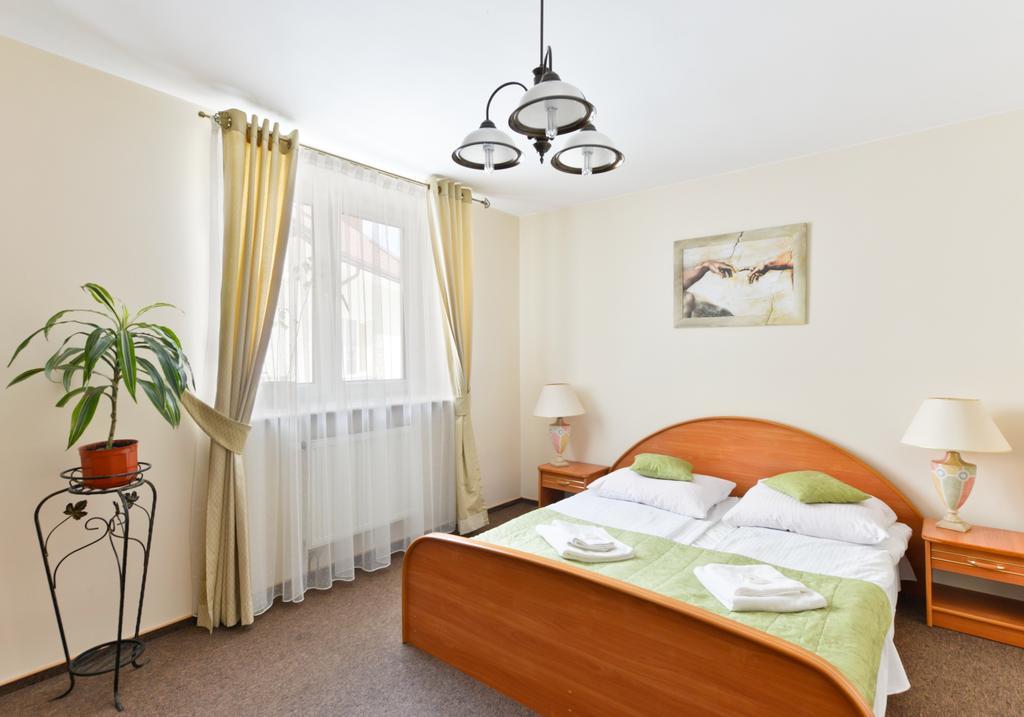 Hotel Dukat Biała Podlaska Esterno foto