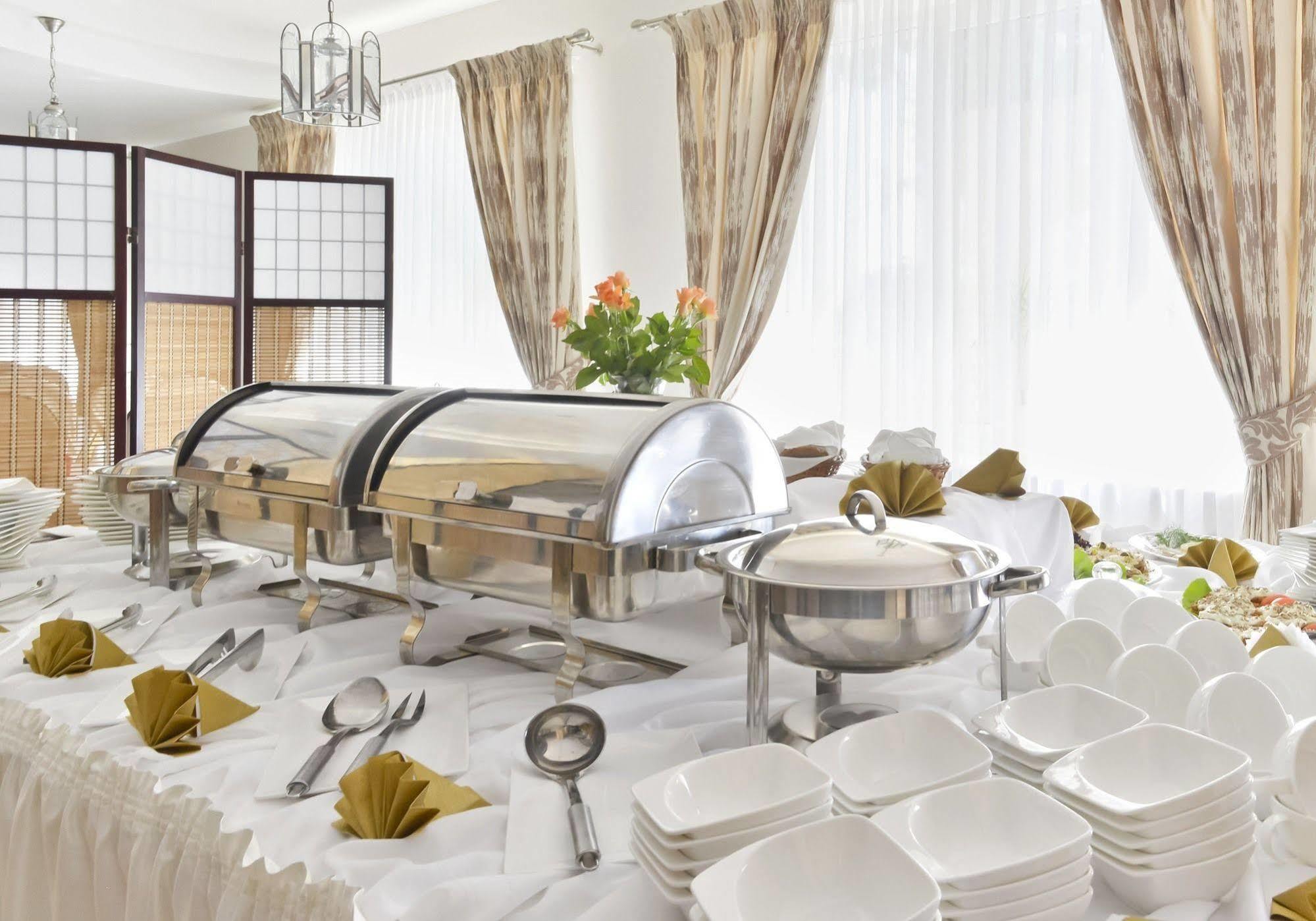 Hotel Dukat Biała Podlaska Esterno foto