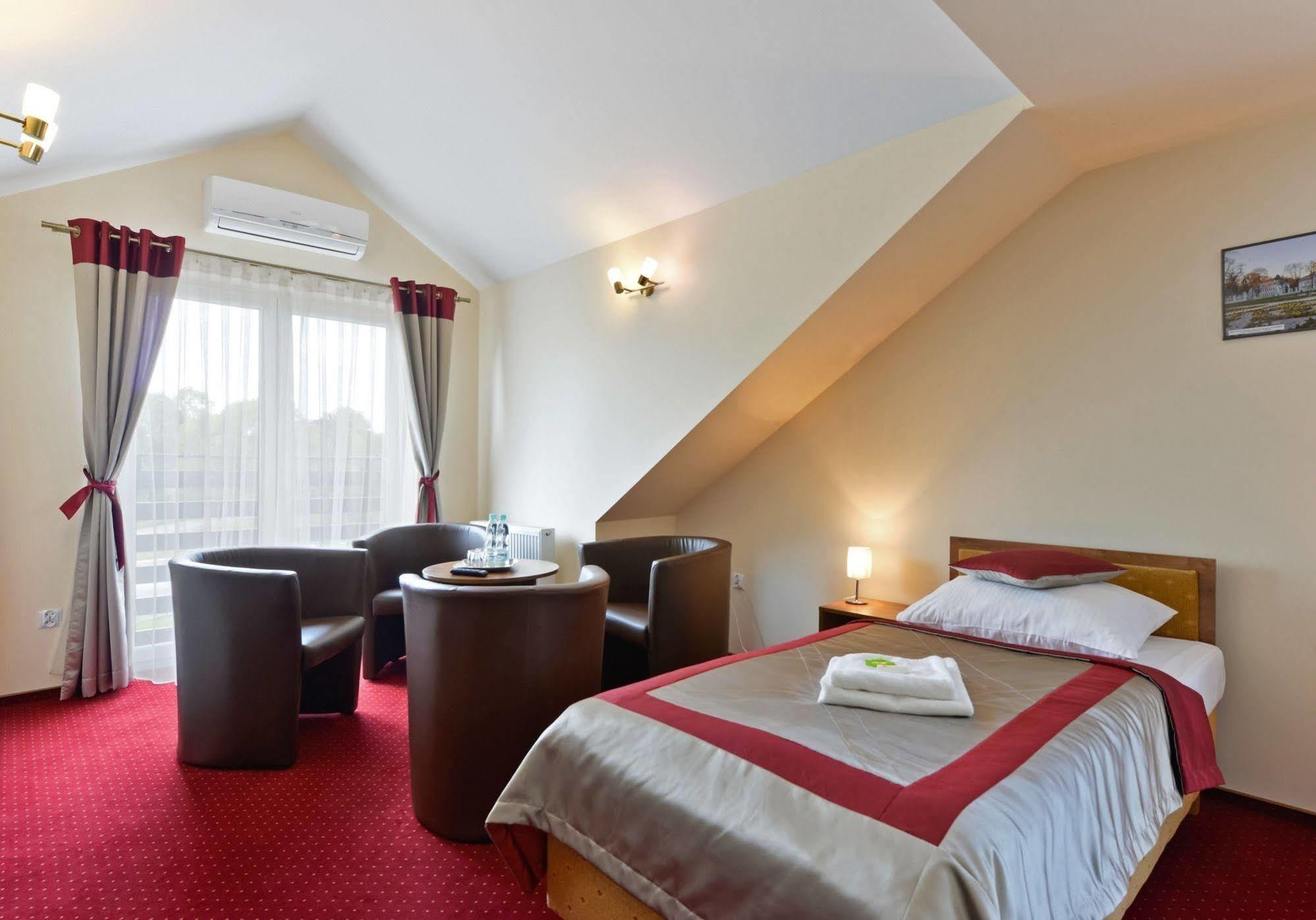 Hotel Dukat Biała Podlaska Esterno foto